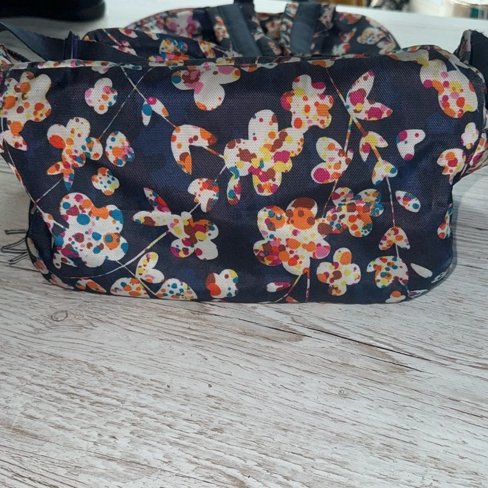 Vera Bradley *RETIRED PATTERN* Cut Vines Lighten Up Grand Backpack Floral Navy